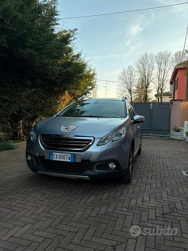 Usata Peugeot 2008 Allure 92 CV (67 kW) 2015 Grigio SUV