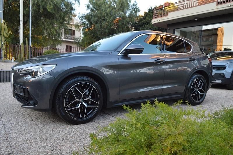 Usata Alfa Romeo Stelvio Super 150 CV (110 kW) 2018 Grigio SUV