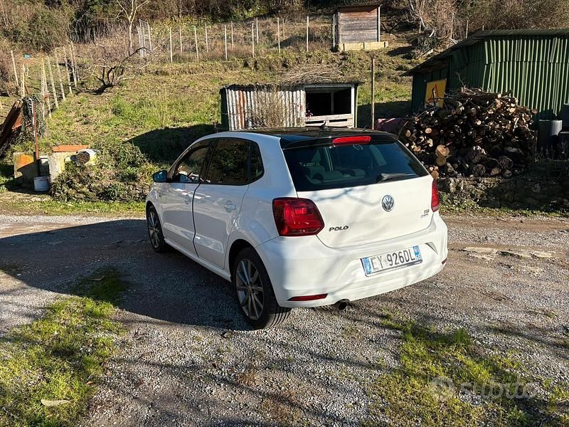 Begagnad VW Polo 90 HK (66 kW) 2015 Vit Halvkombi
