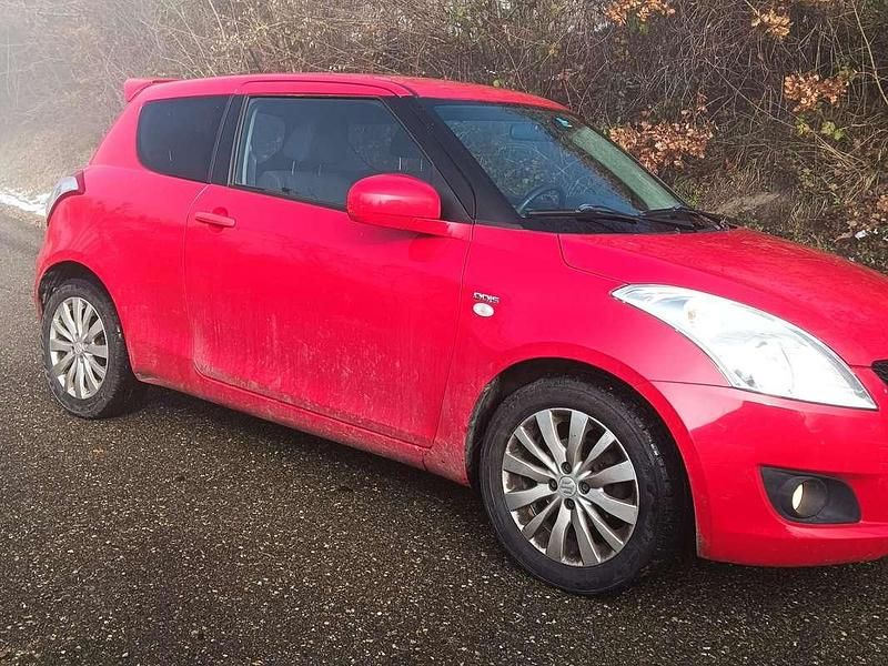 Usata Suzuki Swift GL 75 CV (55 kW) 2012 Rosso Berlina