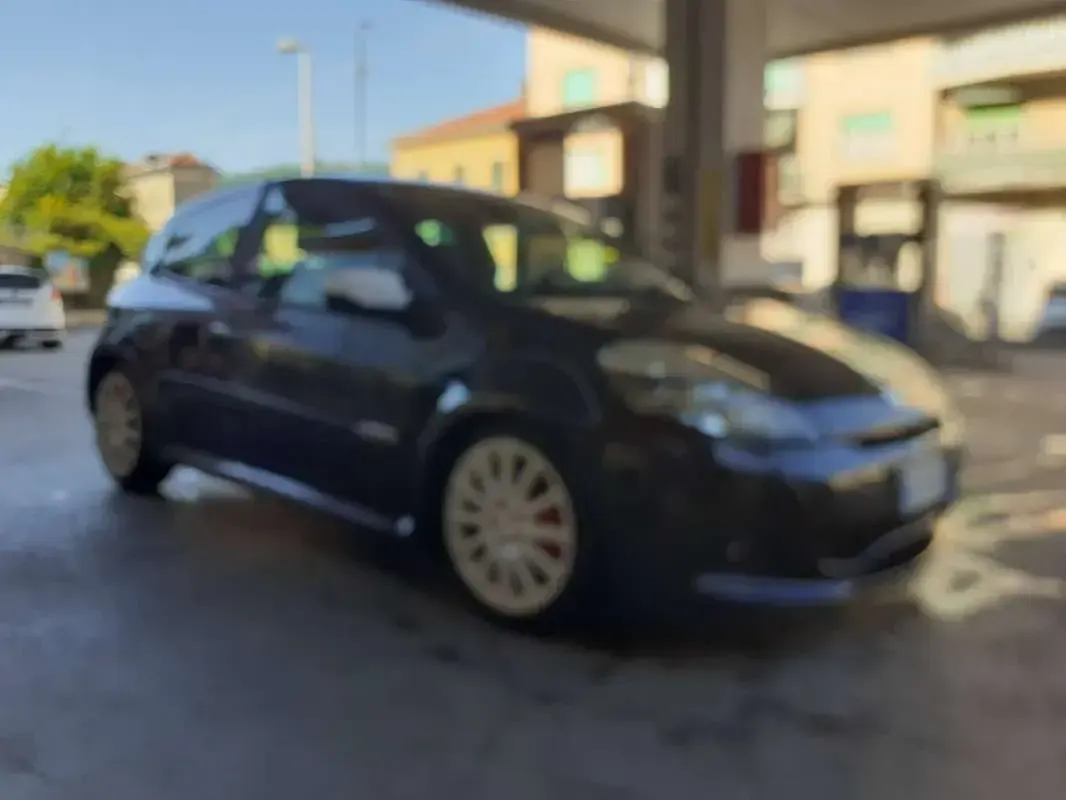 Usata Renault Clio III R.S. 197 CV (144 kW) 2009 Nero Berlina