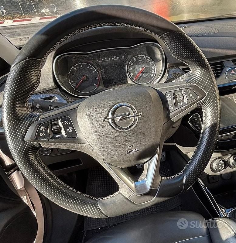 Usado Opel Corsa 150 CV (110 kW) 2016 Gris Utilitario