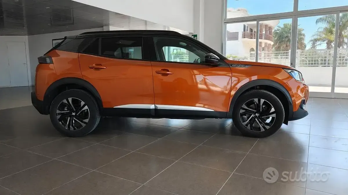 Usata Peugeot 2008 GT-line 131 CV (96 kW) 2020 Arancione SUV