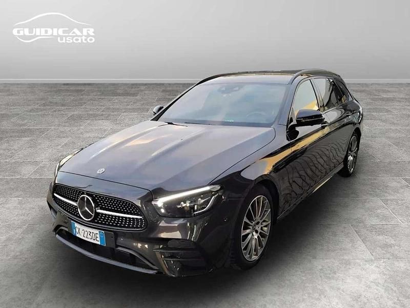 Grigio Usata 2022 Mercedes E220 Premium Plus Station wagon | 41.500 € (Buon prezzo) - Immagine 1/4