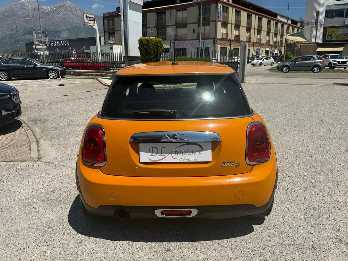 Usata Mini Cooper D 95 CV (69 kW) 2014 Utilitaria