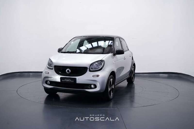 Argento metallizzato Usata 2018 Smart ForFour Passion Due volumi | 12.990 € (Molto cara) - Immagine 1/4