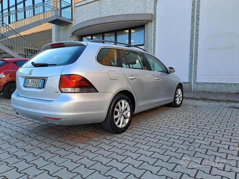 Usata VW Golf 105 CV (77 kW) 2011 Grigio Station wagon