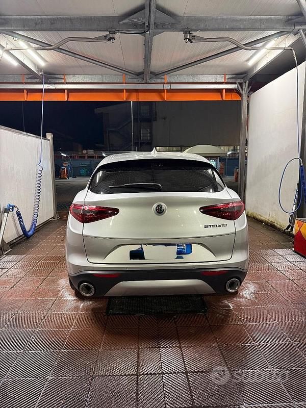 Usata Alfa Romeo Stelvio 160 CV (117 kW) 2019 Grigio SUV