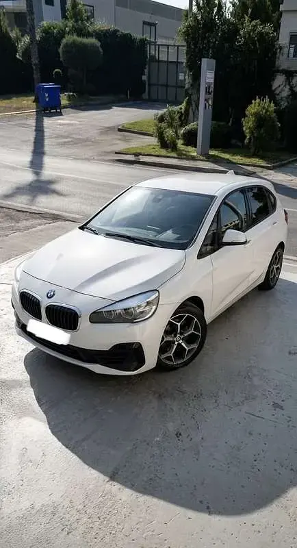 Usata BMW 216 Active Tourer Luxury Line 116 CV (85 kW) 2019 Bianco Monovolume