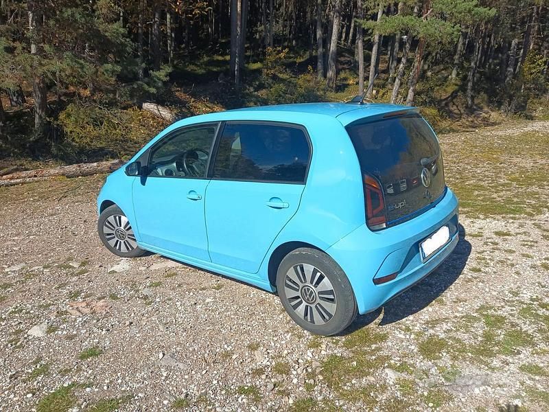 Usata VW e-up! 61 kW (83 CV) 2020 Blu/azzurro Utilitaria