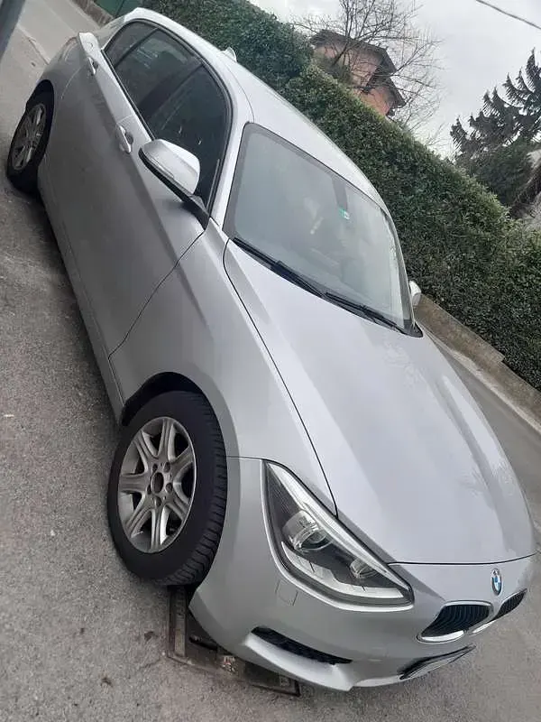 Usata BMW 114 Comfort Edition 95 CV (69 kW) 2013 Argento Utilitaria