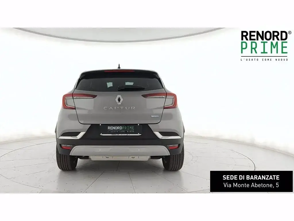 Usata Renault Captur Intens 160 CV (117 kW) 2022 Grigio scuro SUV