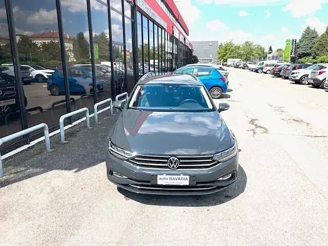 Usata VW Passat Business 122 CV (89 kW) 2021 Grigio Station wagon