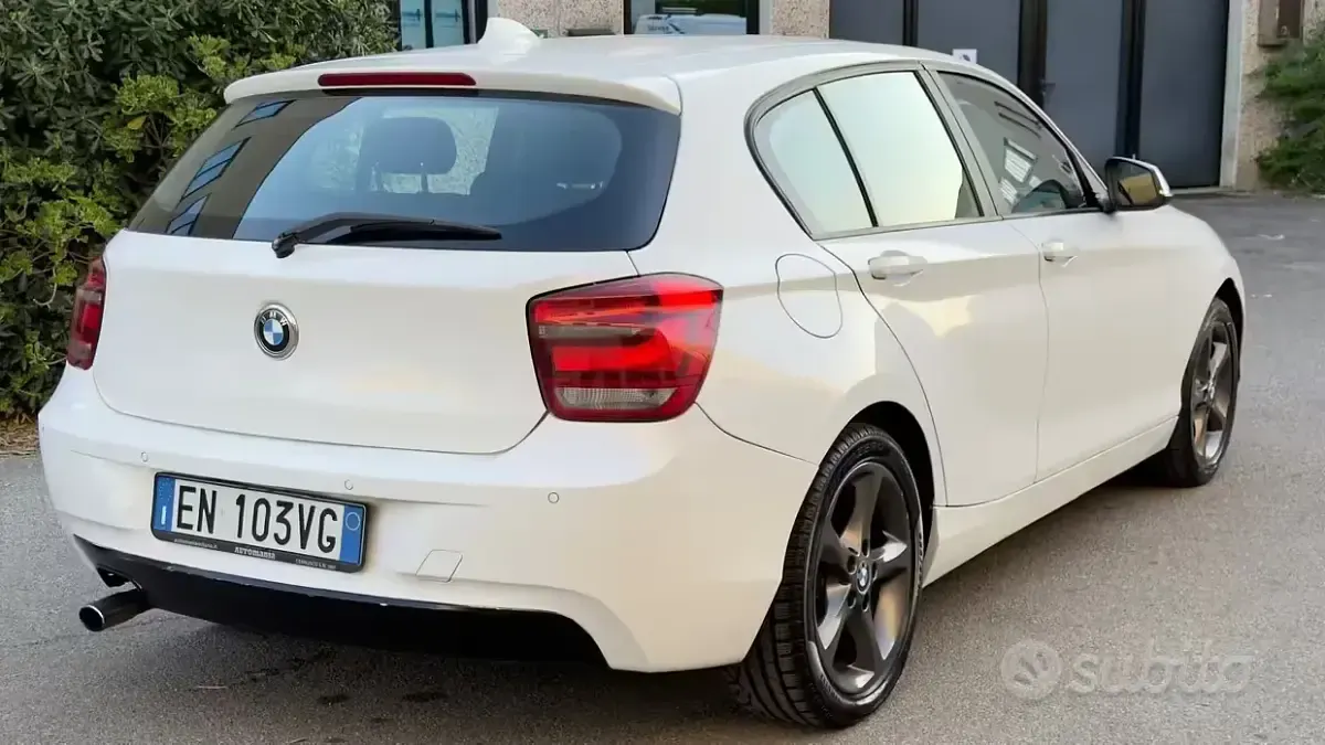 Begagnad BMW 114 Sport Line 102 HK (75 kW) 2012 Vit Halvkombi