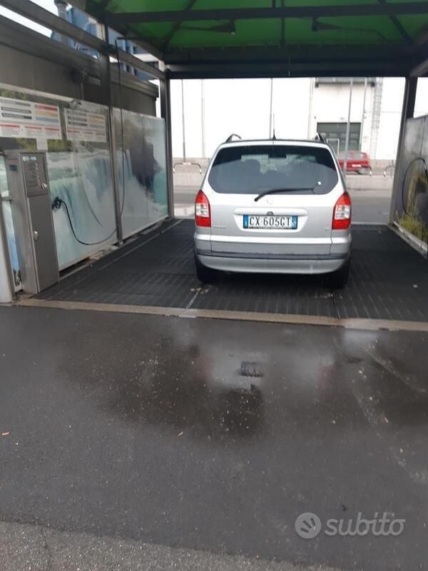 Usata Opel Zafira 101 CV (74 kW) 2005 Grigio Monovolume