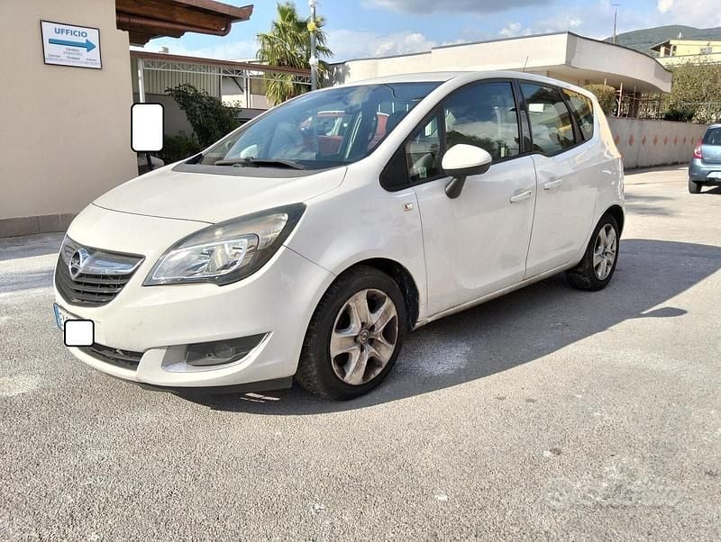 Bianco Usata 2015 Opel Meriva Monovolume | 1300 € (Super prezzo) - Immagine 1/4