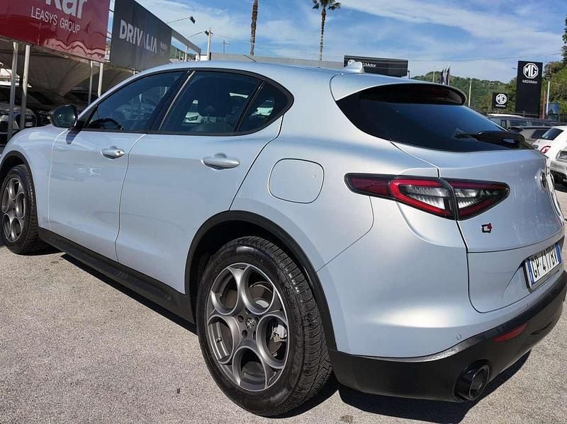 Usata Alfa Romeo Stelvio Sprint 209 CV (153 kW) 2023 Argento SUV