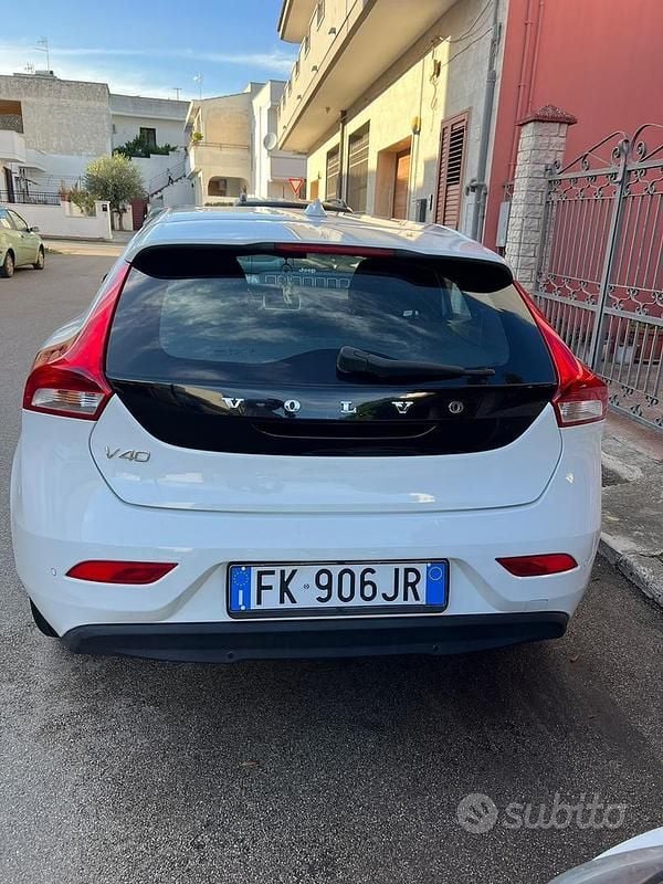 Usata Volvo V40 2017 Bianco Berlina