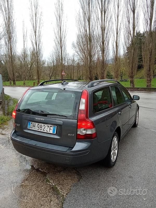 Usata Volvo V50 Momentum 136 CV (100 kW) 2007 Grigio Station wagon