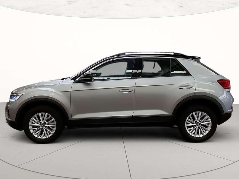 Usata VW T-Roc Life 150 CV (110 kW) 2024 Pyrit silver metallizzato nero SUV