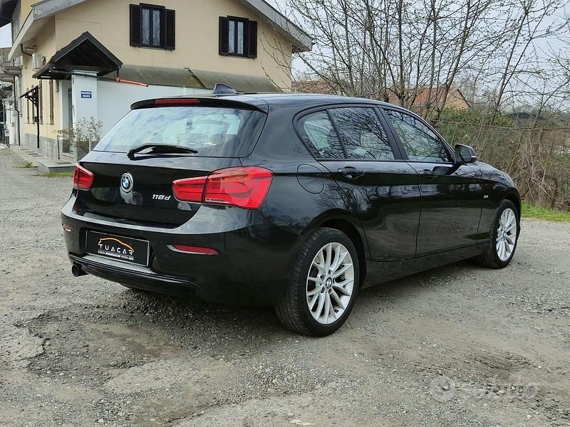 Usado BMW 118 Sport Line 150 CV (110 kW) 2018 Negro Utilitario