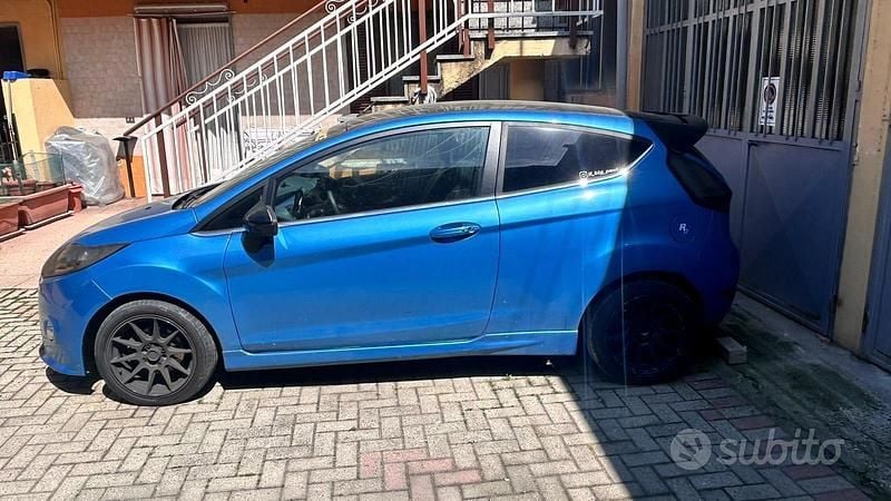 Usata Ford Fiesta 82 CV (60 kW) 2011 Utilitaria