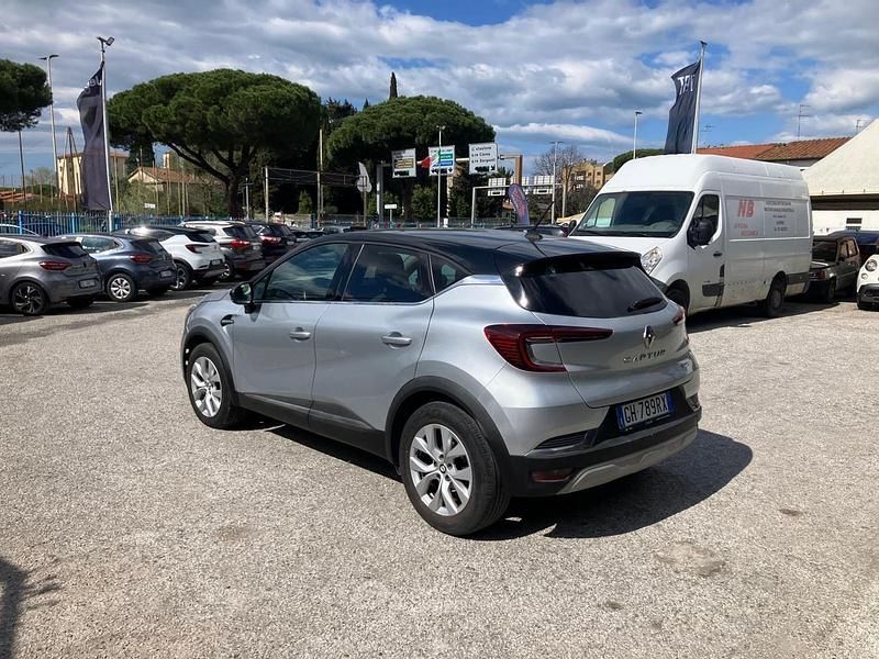 Usata Renault Captur Intens 143 CV (105 kW) 2022 Gray SUV