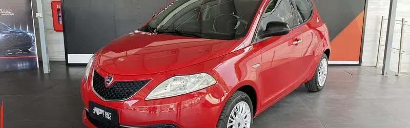 Usata Lancia Ypsilon Gold 69 CV (50 kW) 2019 Utilitaria