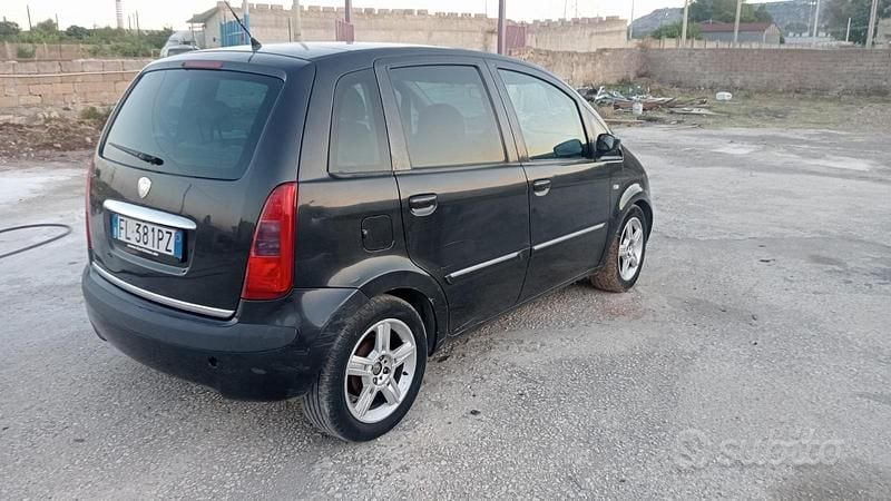 Usata Lancia Musa 2004 Nero Monovolume