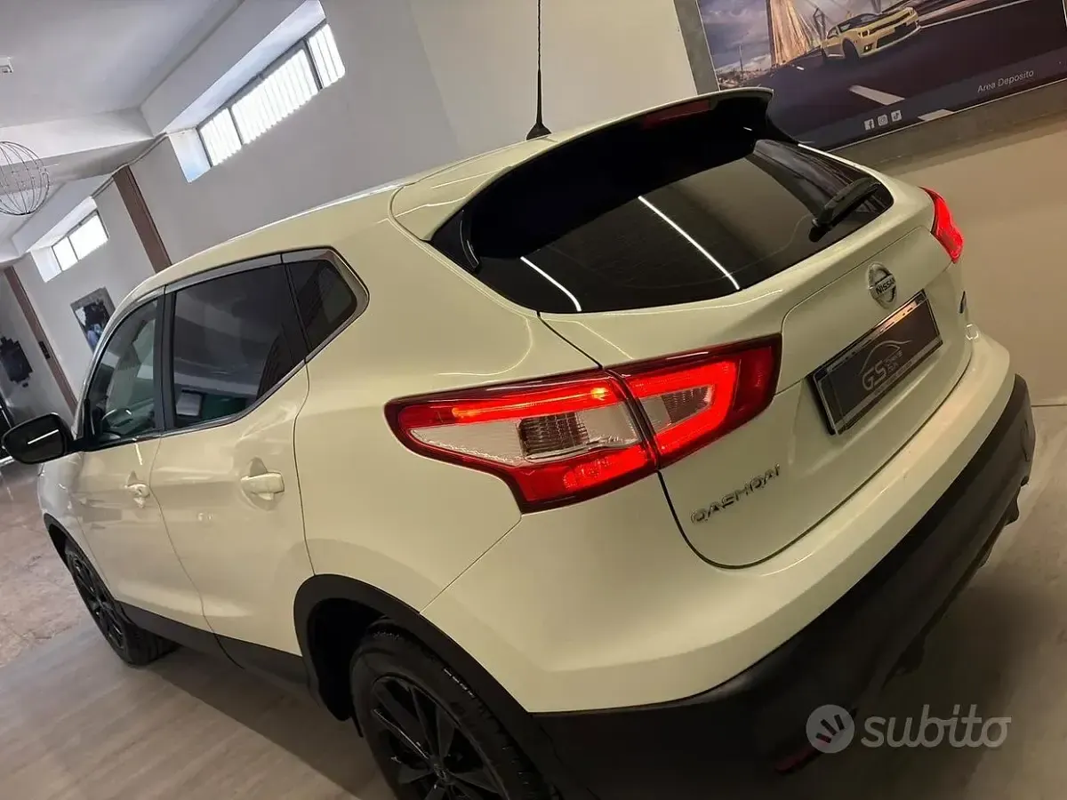 Usata Nissan Qashqai Tekna 131 CV (96 kW) 2014 Bianco SUV