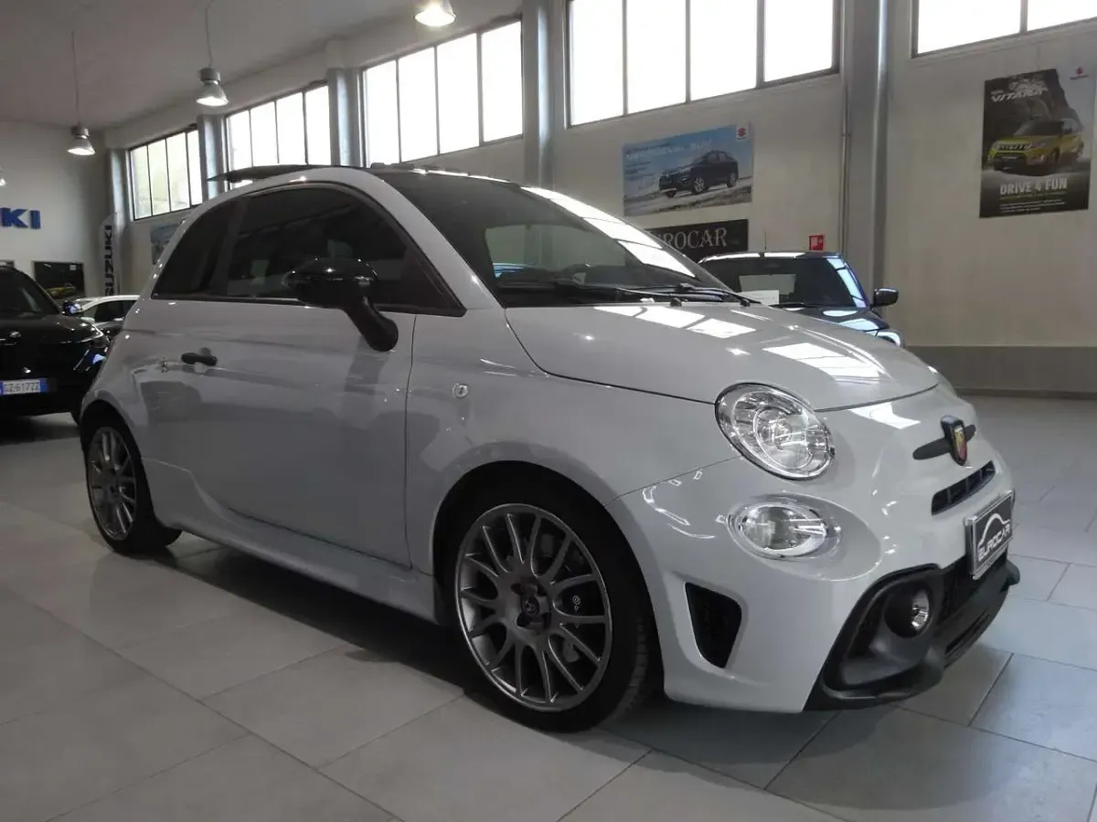 Usata Abarth 695 Turismo 179 CV (131 kW) 2023 Grigio Utilitaria