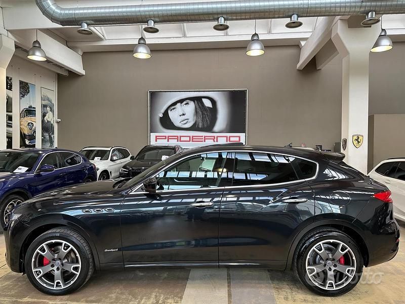 Usata Maserati Levante 250 CV (183 kW) 2018 Nero ribelle SUV