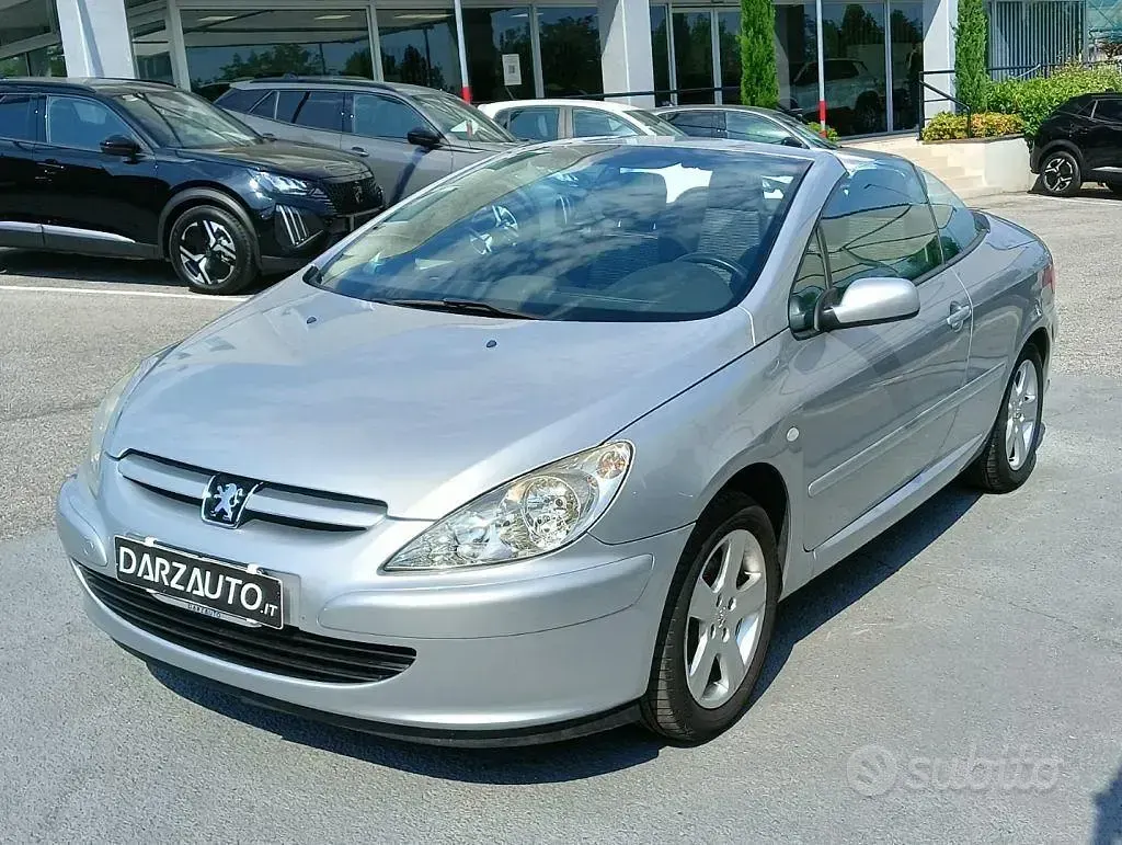 Usata Peugeot 307 CC 109 CV (80 kW) 2004 Grigio Cabrio