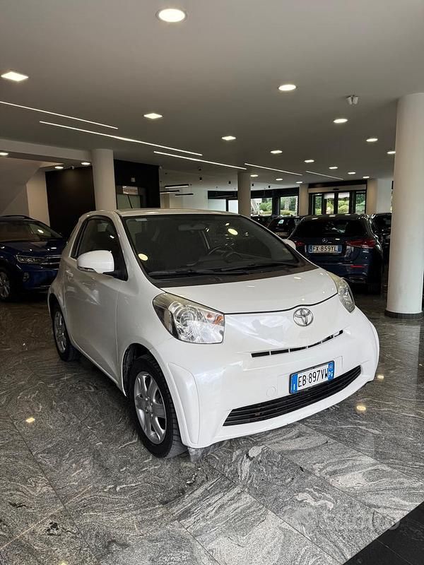 Occasion Toyota iQ 68 ch (50 kW) 2010 Blanc Citadine