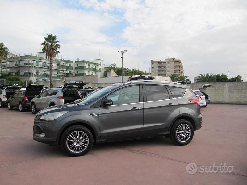 Usata Ford Kuga Titanium 140 CV (102 kW) 2014 Grigio SUV