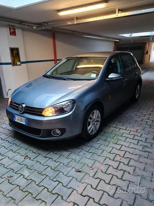 Grigio Usata 2011 VW Golf VI Tre volumi | 10.000 € - Immagine 1/2