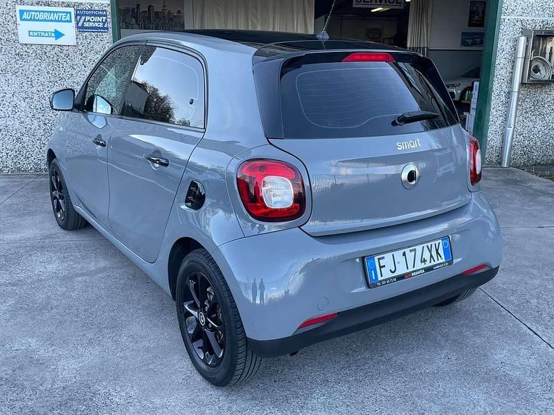 Usata Smart ForFour Passion 71 CV (52 kW) 2017 Grigio Utilitaria