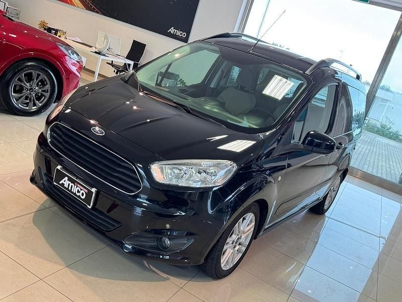 Usata Ford Tourneo Courier 95 CV (69 kW) 2017 Nero Monovolume