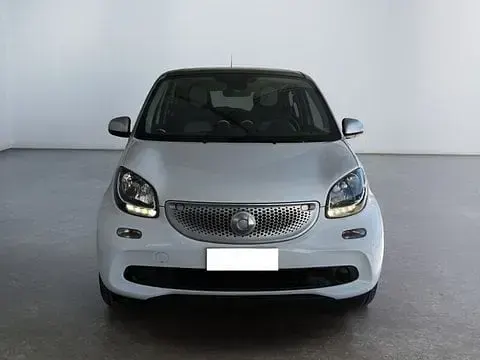 Usata Smart ForFour Passion 71 CV (52 kW) 2015 Bianco Utilitaria