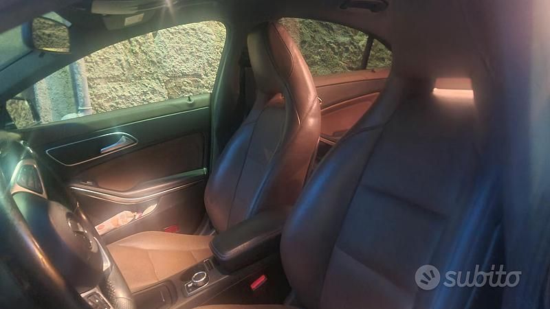 Usata Mercedes CLA220 177 CV (130 kW) 2018 Nero Berlina
