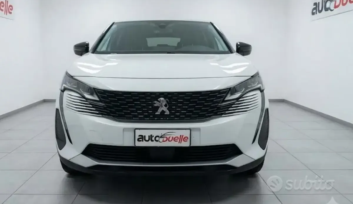 Usata Peugeot 3008 Allure 131 CV (96 kW) 2022 Bianco SUV