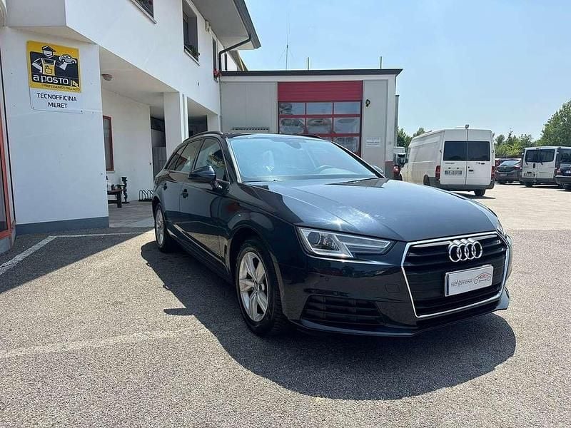 Usata Audi A4 Business 150 CV (110 kW) 2017 Blu/azzurro Station wagon