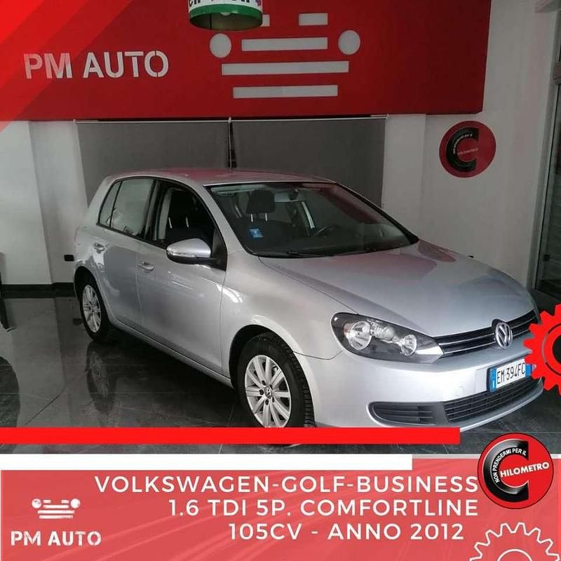 Grigio chiaro Usata 2012 VW Golf Comfortline Tre volumi | 7500 € (Buon prezzo) - Immagine 1/4