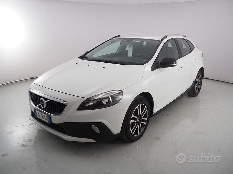 Usata Volvo V40 CC Business Edition 120 CV (88 kW) 2017 Banco Station wagon