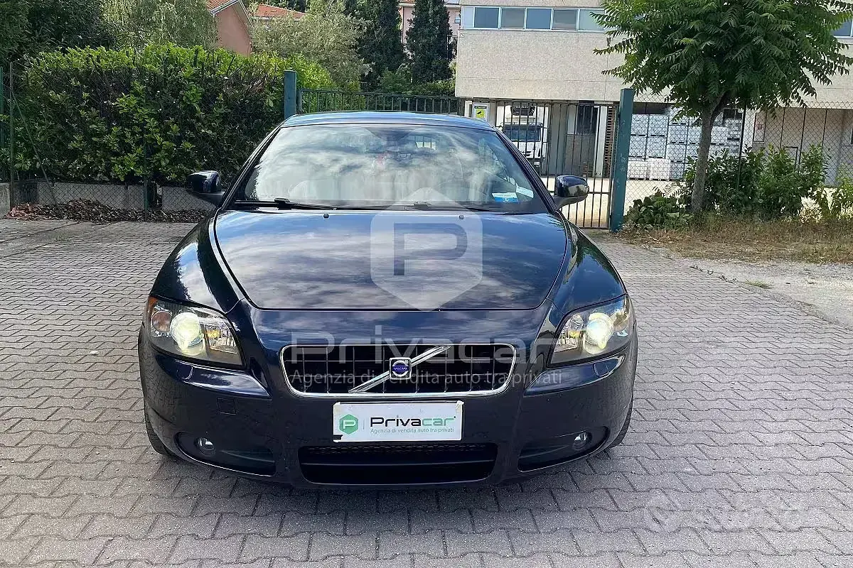 Usata Volvo C70 Summum 179 CV (131 kW) 2008 Bluazzurro Cabrio