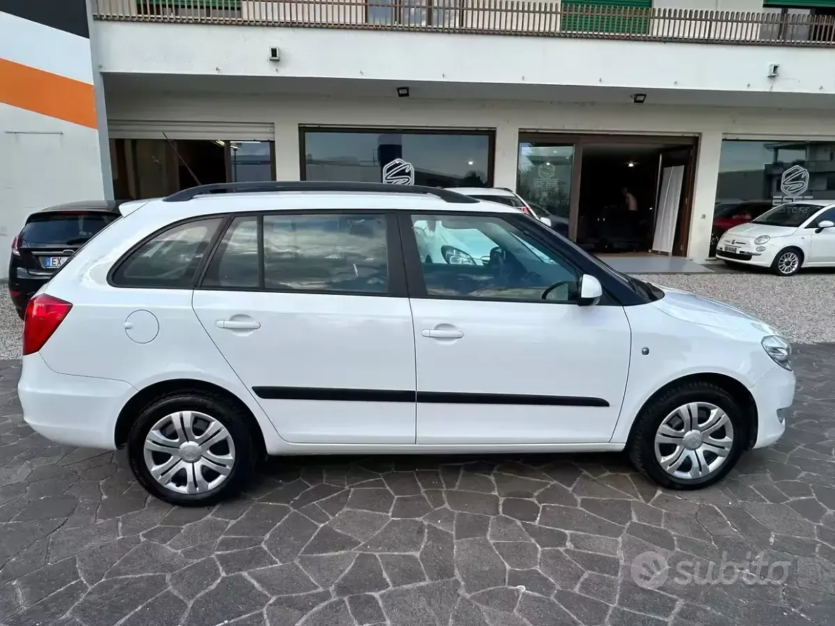 Usata Skoda Fabia 75 CV (55 kW) 2011 Bianco Station wagon
