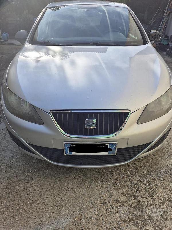 Usata Seat Ibiza 60 CV (44 kW) 2011 Grigio Berlina