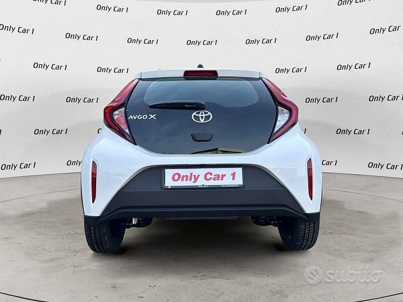 Nuova Toyota Aygo X Active 72 CV (52 kW) 2025 Bianco SUV