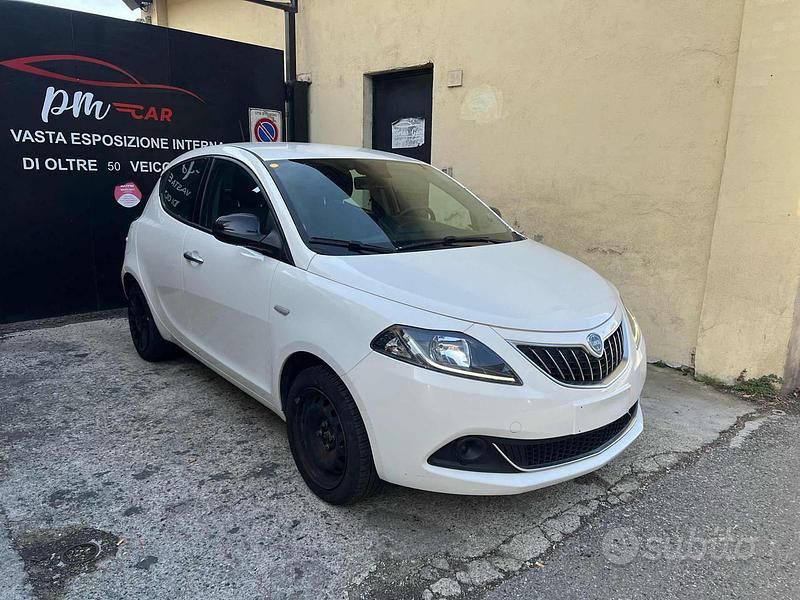 Usata Lancia Ypsilon S 69 CV (50 kW) 2022 Bianco Utilitaria