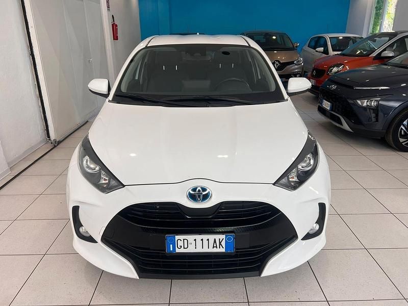 Usata Toyota Yaris Hybrid Business Edition 92 CV (67 kW) 2020 Bianco Berlina